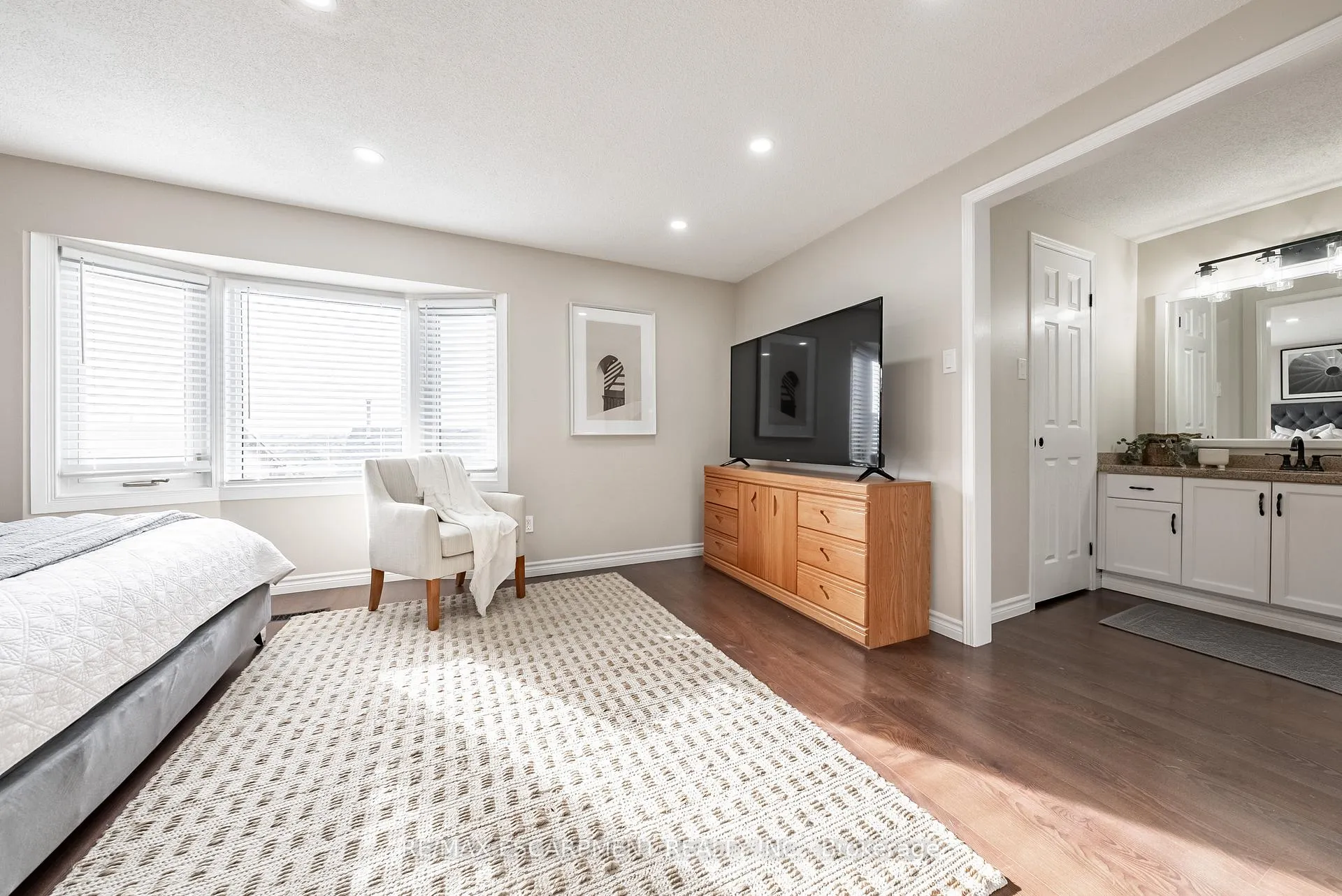 Photo 30 of 680 Rexford Drive, Hamilton, Randall — HOMEH