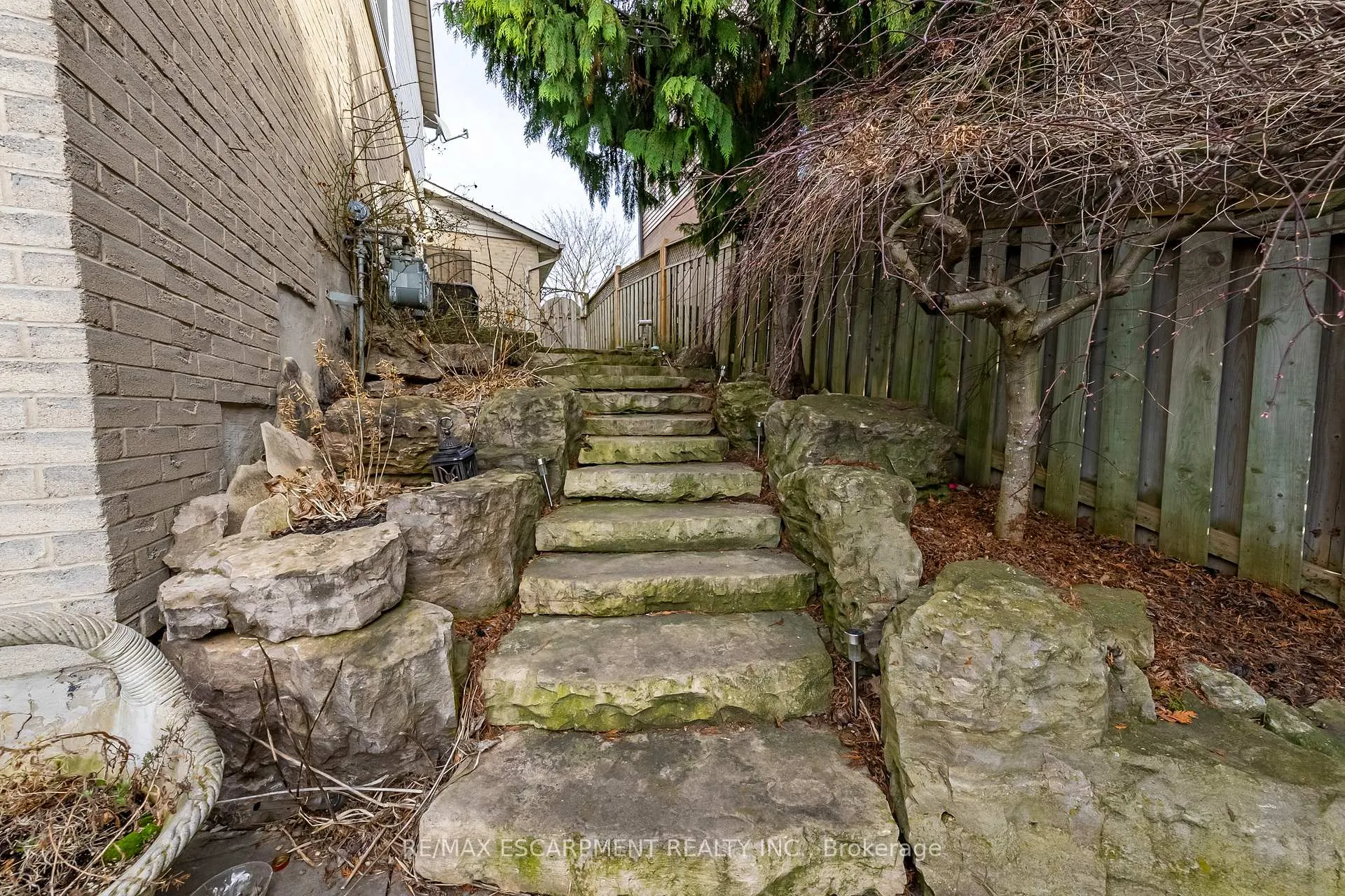 Photo 41 of 680 Rexford Drive, Hamilton, Randall — HOMEH
