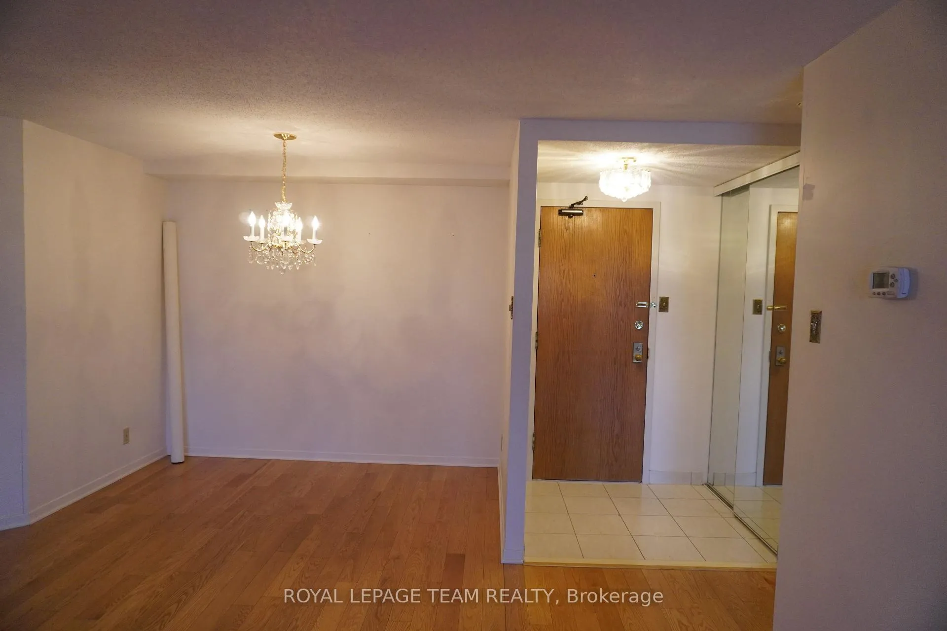 Photo 6 of Unit 712, 80 Sandcastle Drive, Ottawa, Leslie Park — HOMEH