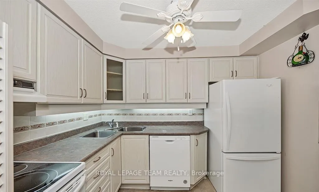 Photo 13 of Unit 712, 80 Sandcastle Drive, Ottawa, Leslie Park — HOMEH