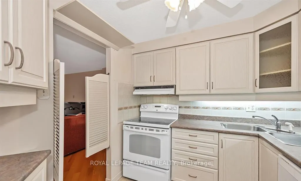 Photo 15 of Unit 712, 80 Sandcastle Drive, Ottawa, Leslie Park — HOMEH