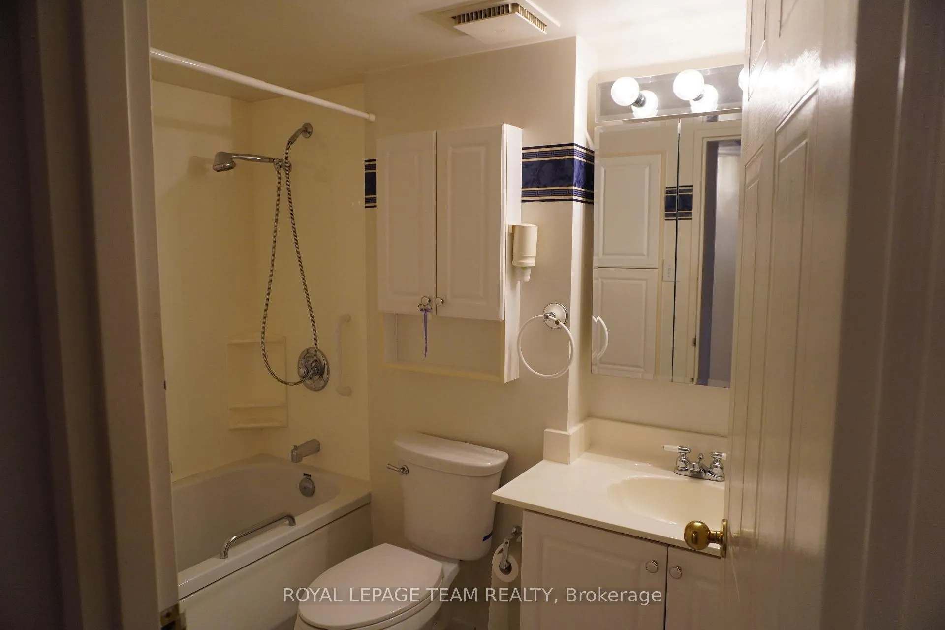 Photo 25 of Unit 712, 80 Sandcastle Drive, Ottawa, Leslie Park — HOMEH