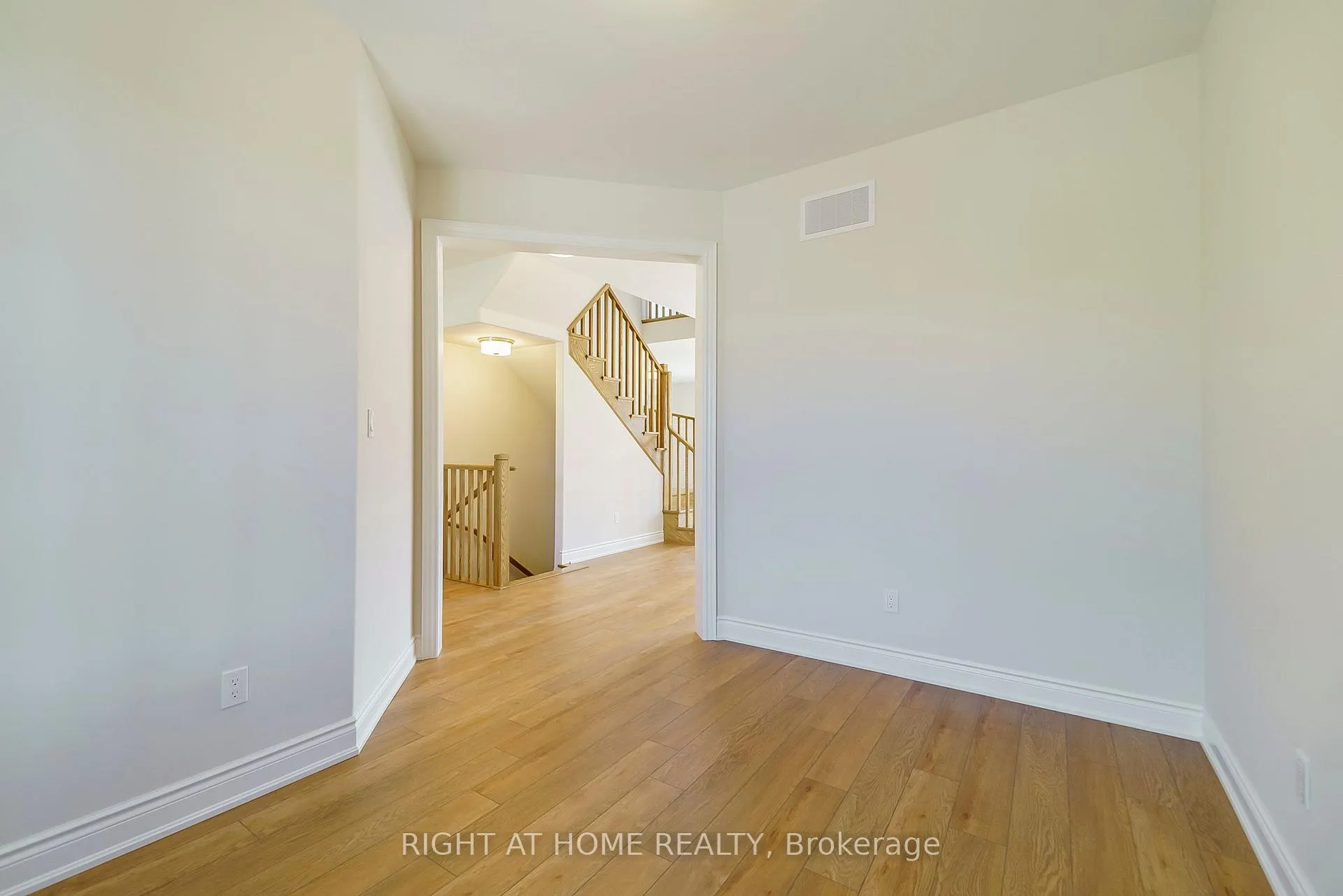 Photo 5 of 602 Wedlock Lane, Peterborough, Northcrest Ward 5 — HOMEH