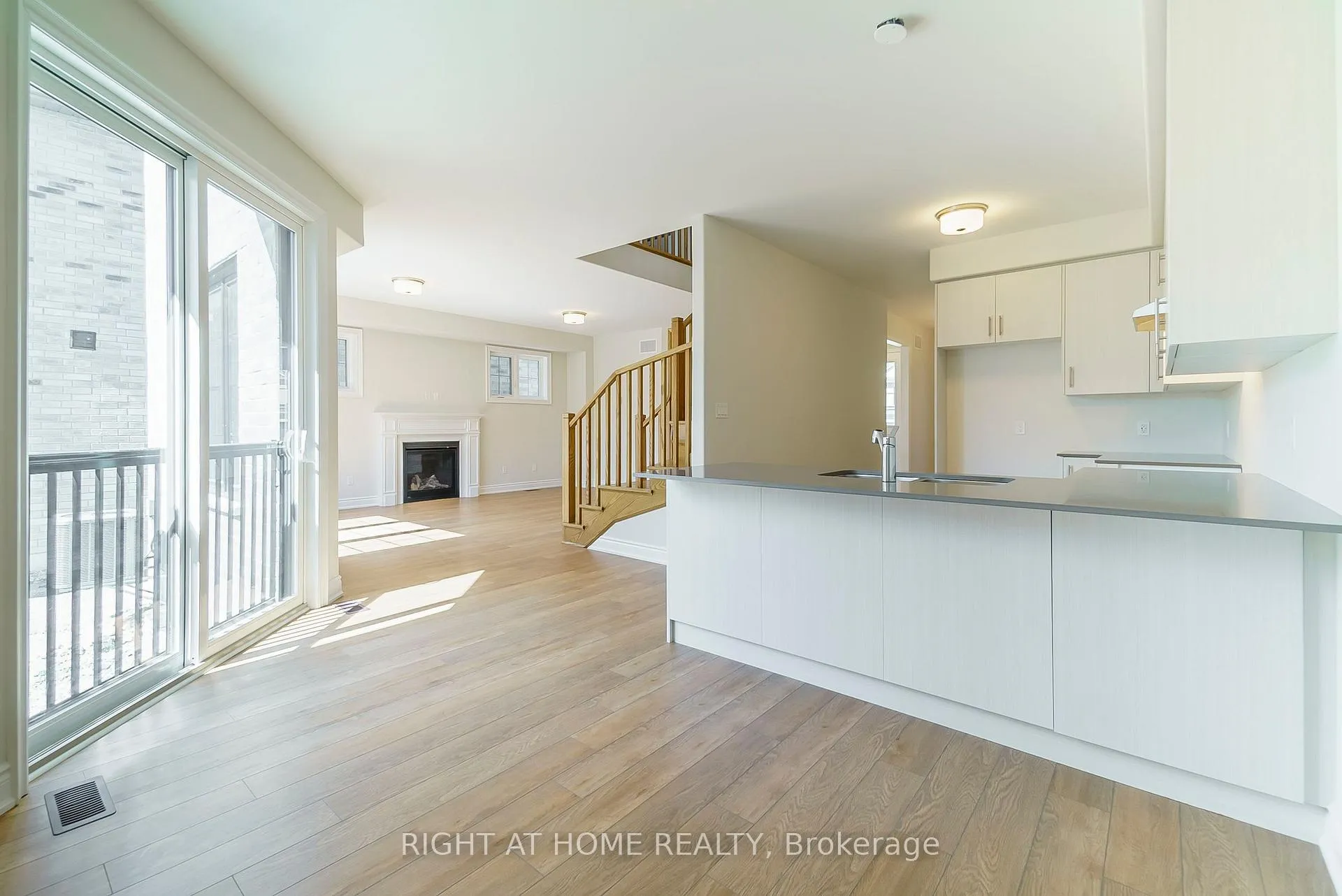 Photo 9 of 602 Wedlock Lane, Peterborough, Northcrest Ward 5 — HOMEH