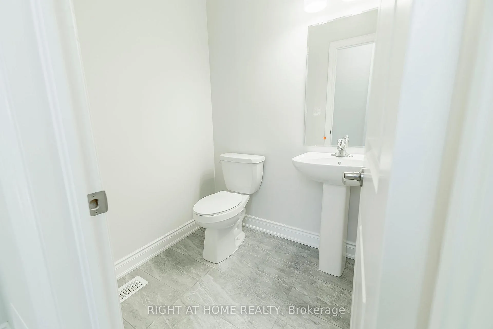 Photo 10 of 602 Wedlock Lane, Peterborough, Northcrest Ward 5 — HOMEH