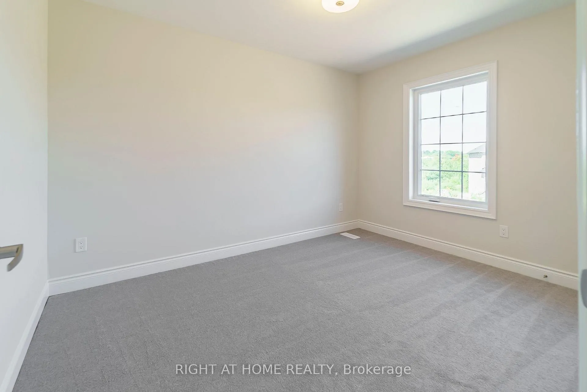 Photo 13 of 602 Wedlock Lane, Peterborough, Northcrest Ward 5 — HOMEH
