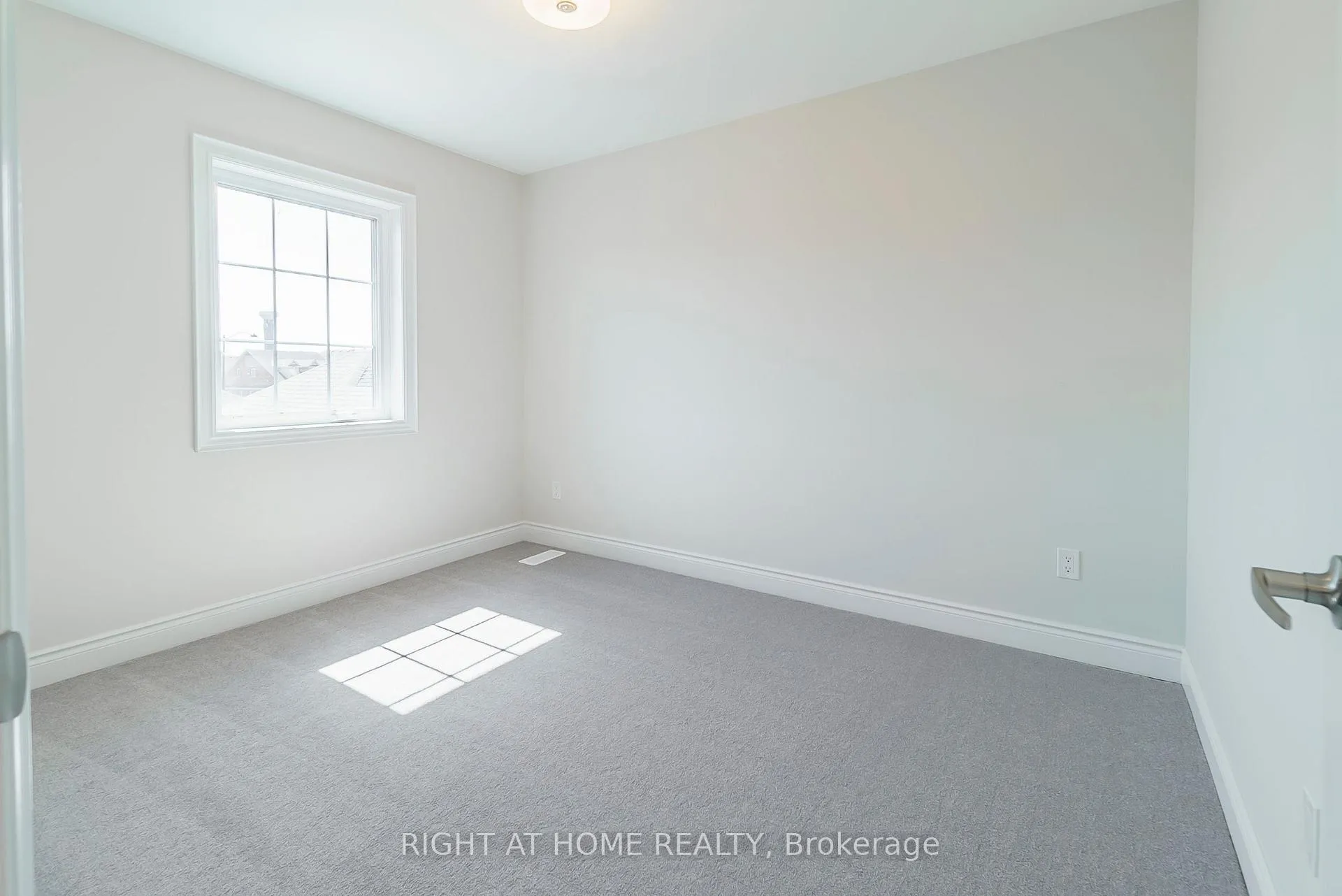 Photo 14 of 602 Wedlock Lane, Peterborough, Northcrest Ward 5 — HOMEH