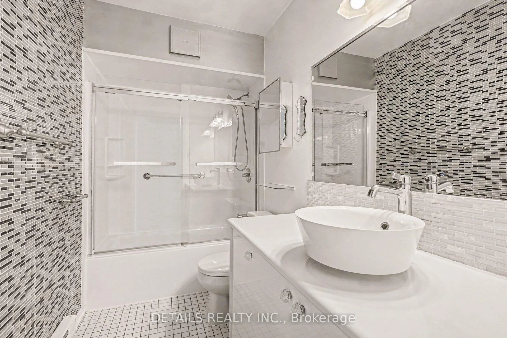 Photo 7 of Unit 103, 260 Brittany Drive, Ottawa, Viscount Alexander Park — HOMEH