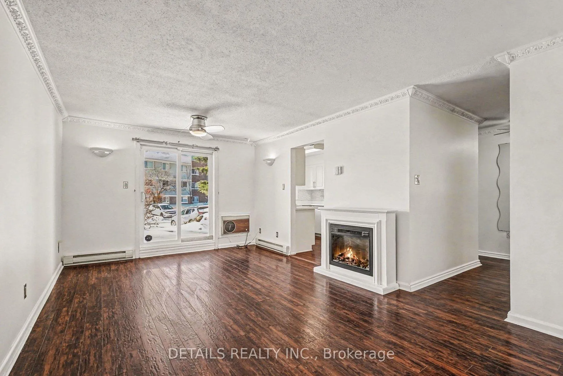 Photo 8 of Unit 103, 260 Brittany Drive, Ottawa, Viscount Alexander Park — HOMEH