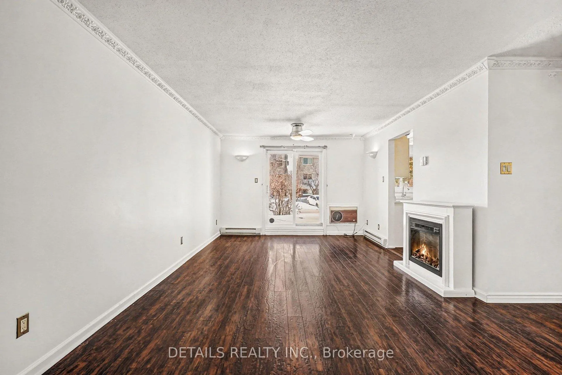 Photo 12 of Unit 103, 260 Brittany Drive, Ottawa, Viscount Alexander Park — HOMEH