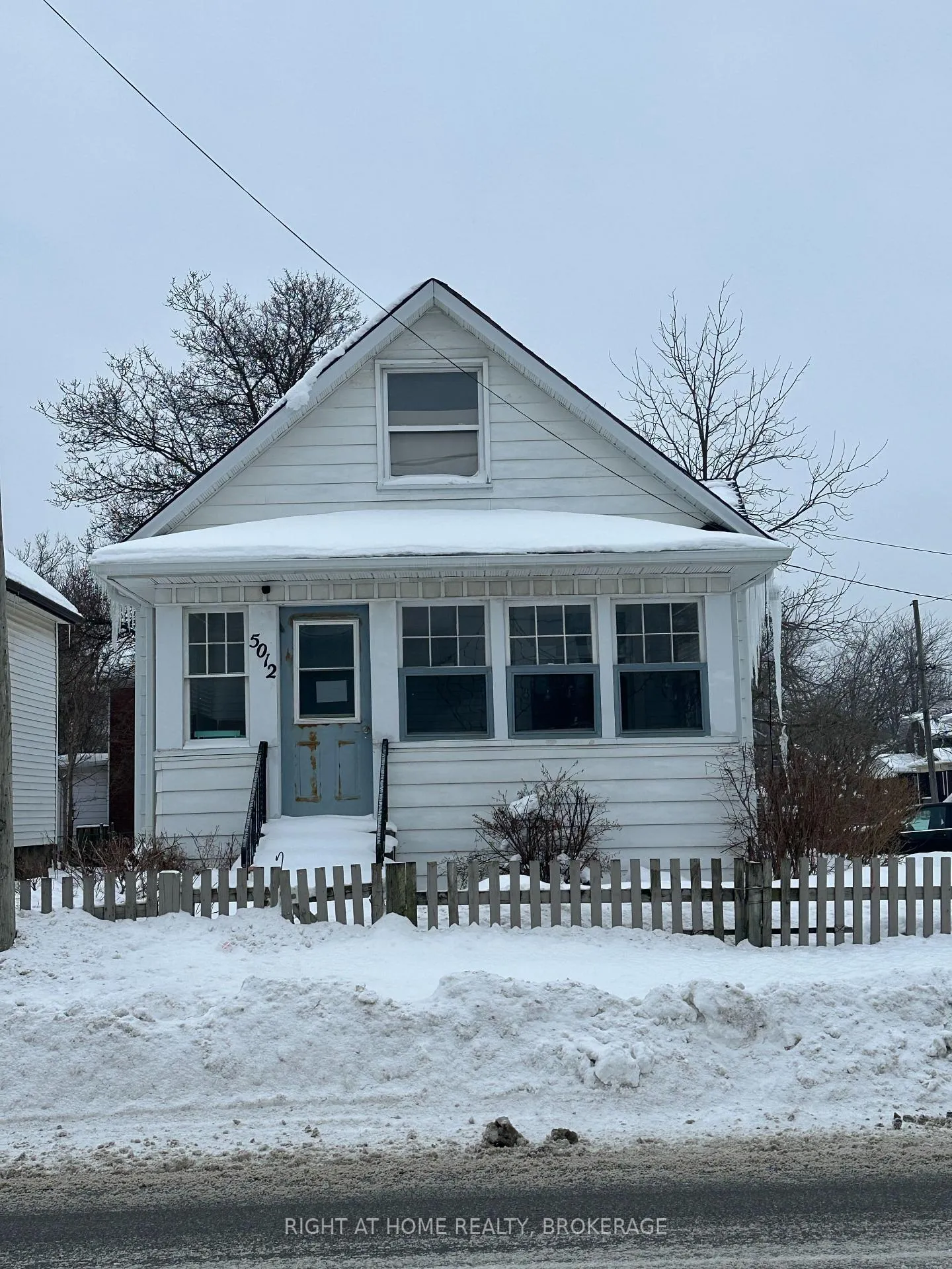 Front of 5012 Morrison Street
