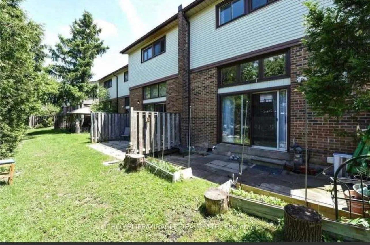 Photo 2 of 23 Mccallum Court, Brampton, Queen Street Corridor — HOMEH
