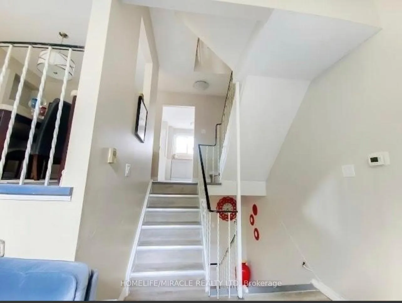 Photo 8 of 23 Mccallum Court, Brampton, Queen Street Corridor — HOMEH