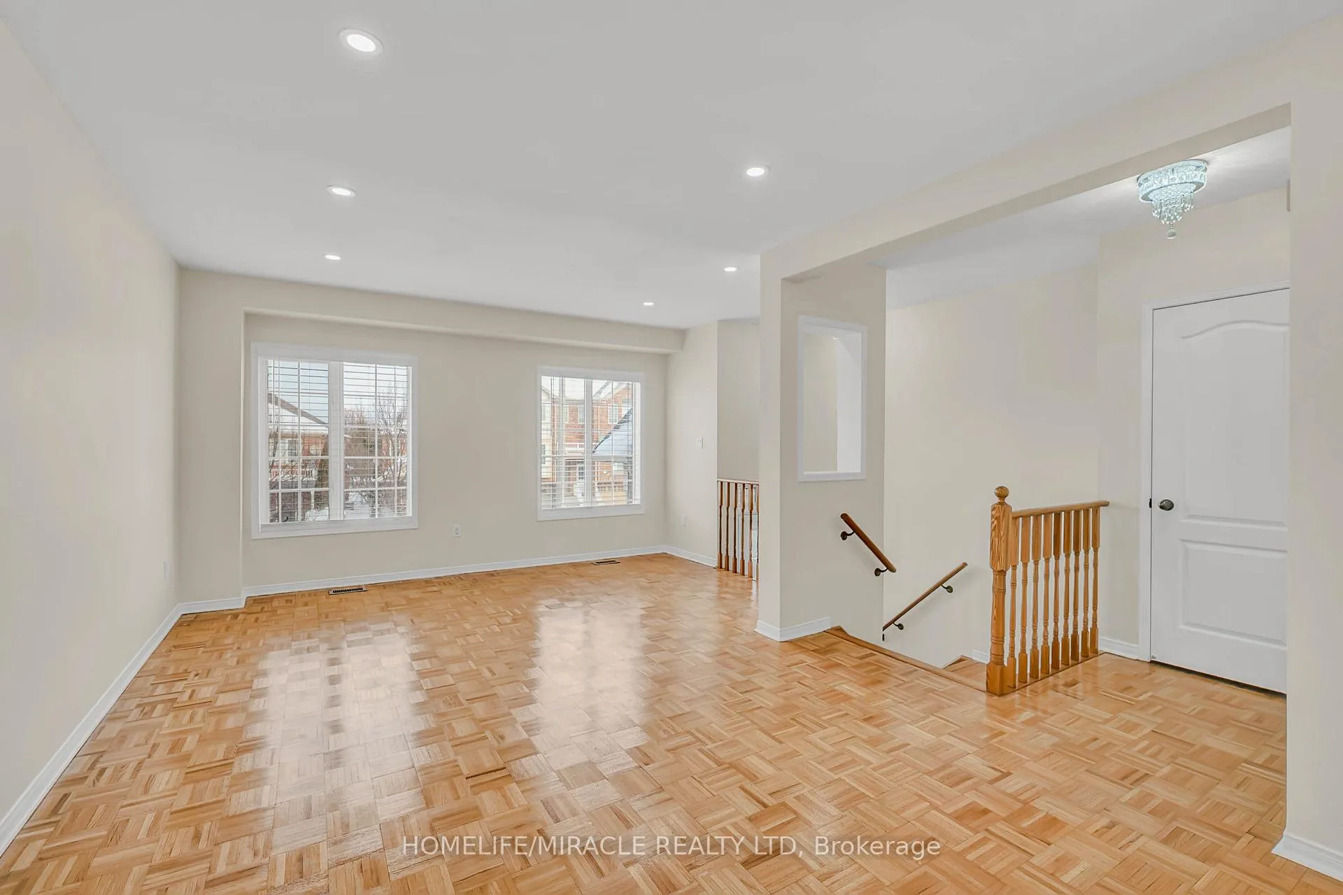Photo 6 of 17 Pikake Court, Vaughan, Vellore Village — HOMEH