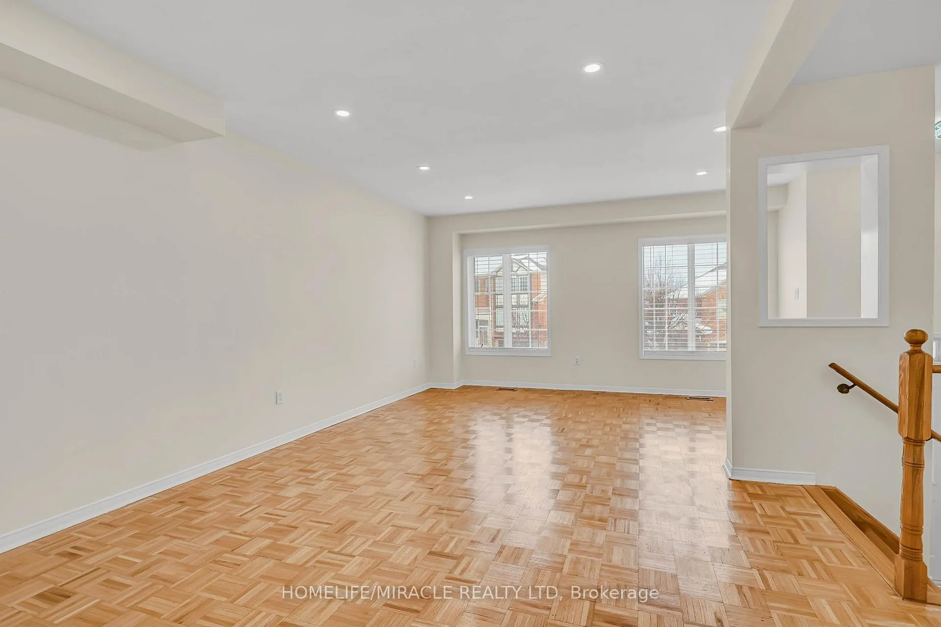 Photo 8 of 17 Pikake Court, Vaughan, Vellore Village — HOMEH