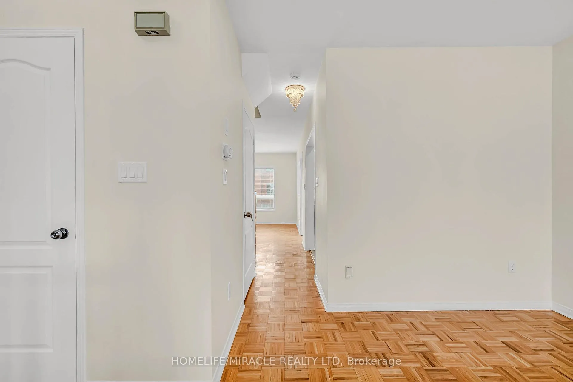 Photo 9 of 17 Pikake Court, Vaughan, Vellore Village — HOMEH