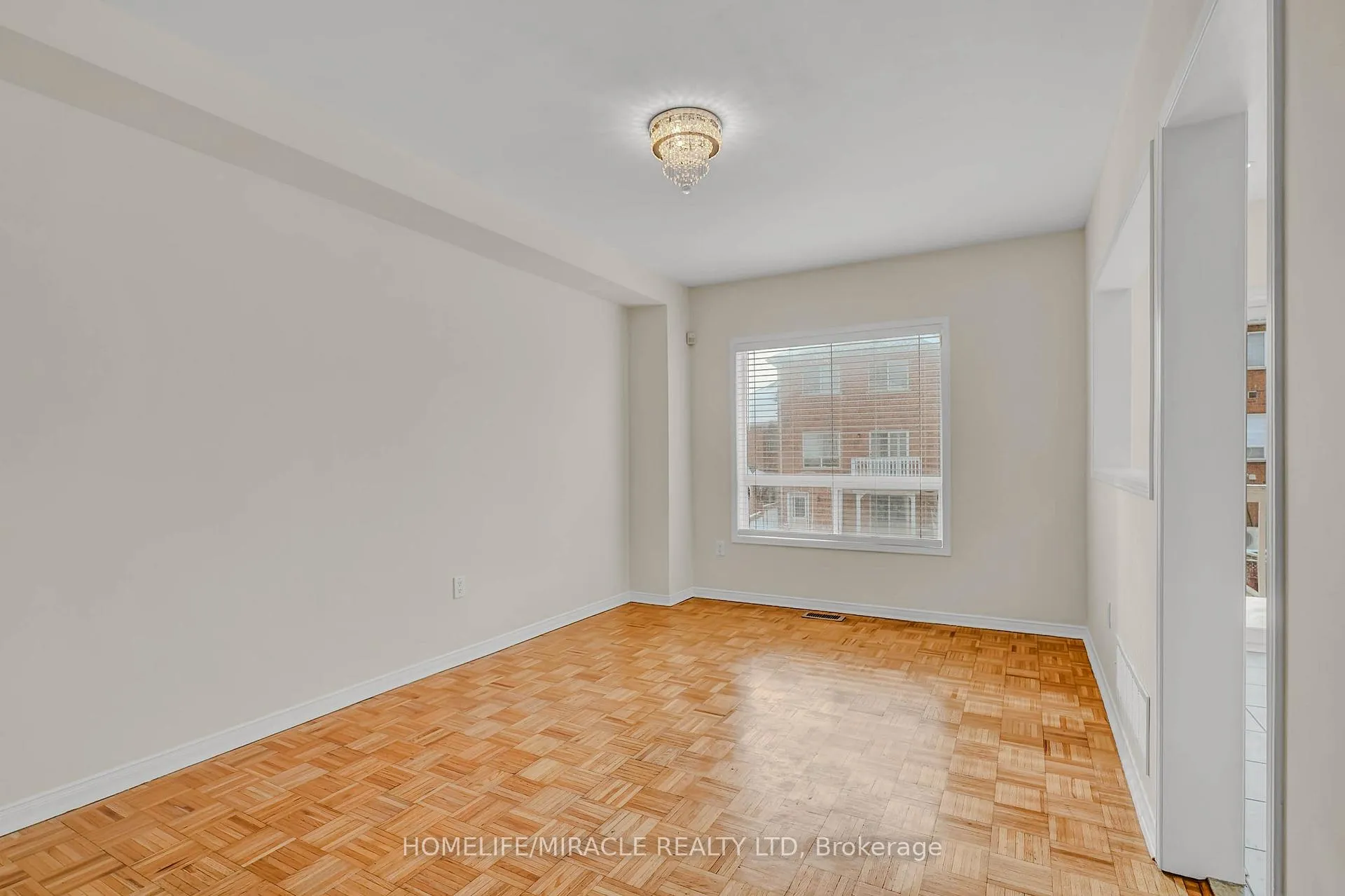 Photo 10 of 17 Pikake Court, Vaughan, Vellore Village — HOMEH
