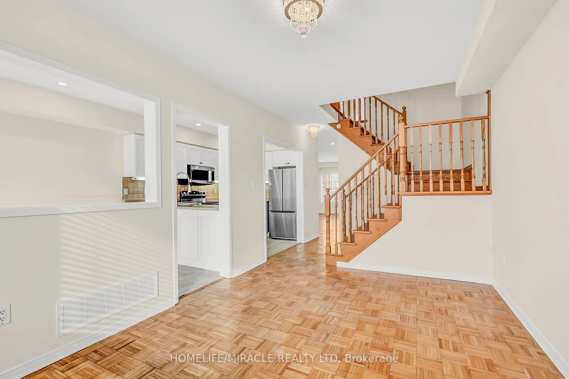 Photo 11 of 17 Pikake Court, Vaughan, Vellore Village — HOMEH