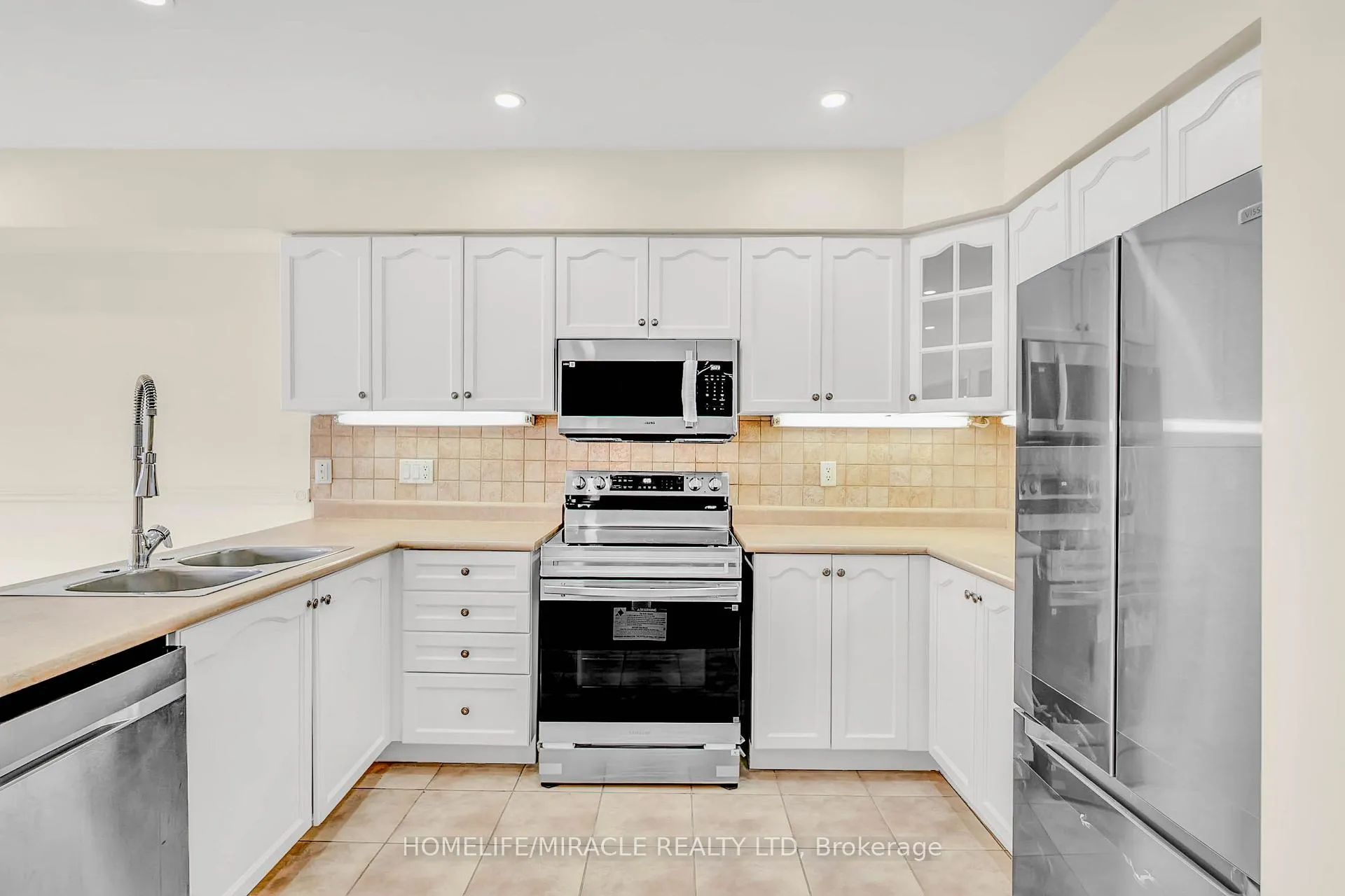 Photo 15 of 17 Pikake Court, Vaughan, Vellore Village — HOMEH