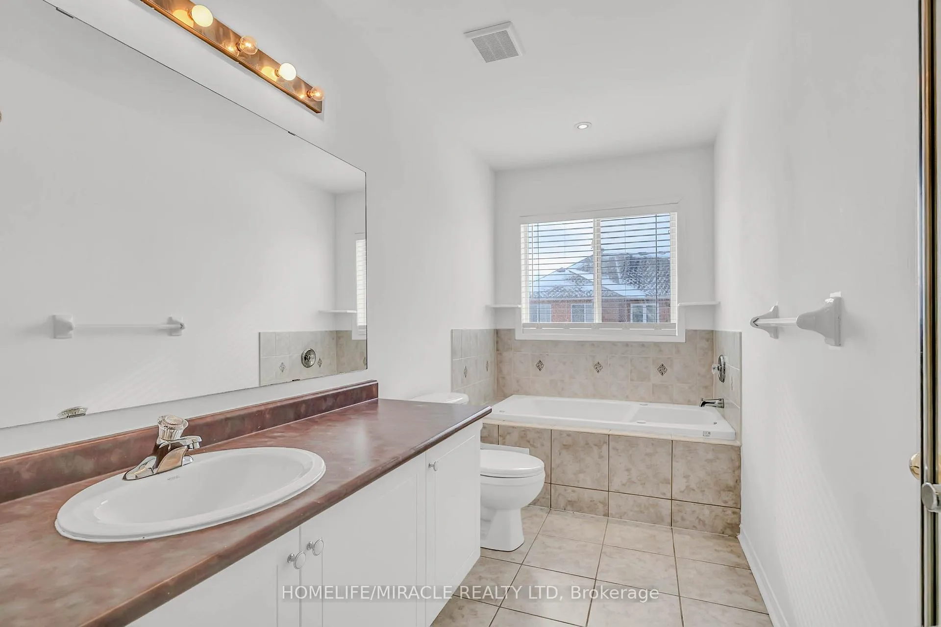 Photo 21 of 17 Pikake Court, Vaughan, Vellore Village — HOMEH