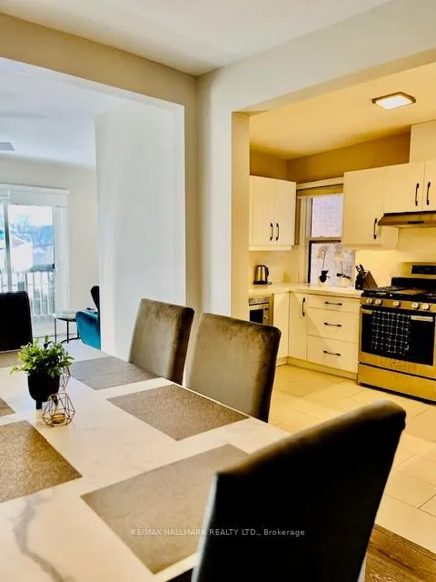 Photo 6 of Unit 2nd Floor, 487 Clinton Street, Toronto, The Annex — HOMEH