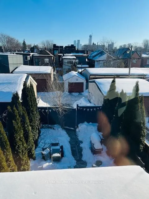 Photo 11 of Unit 2nd Floor, 487 Clinton Street, Toronto, The Annex — HOMEH