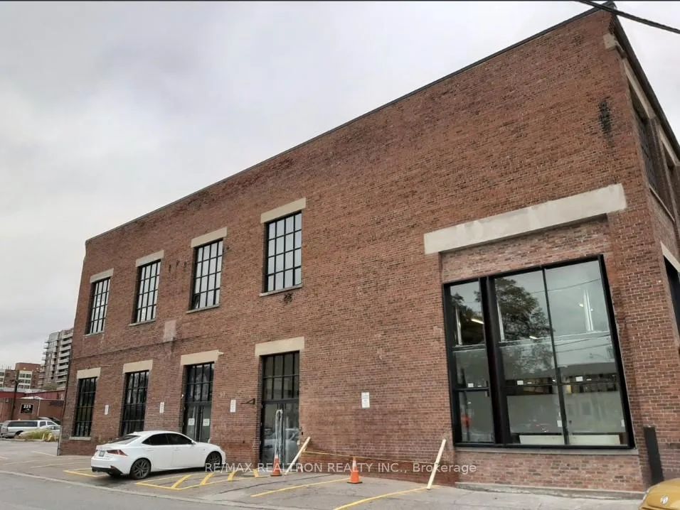 Front of Unit 11, 221 Sterling Road E