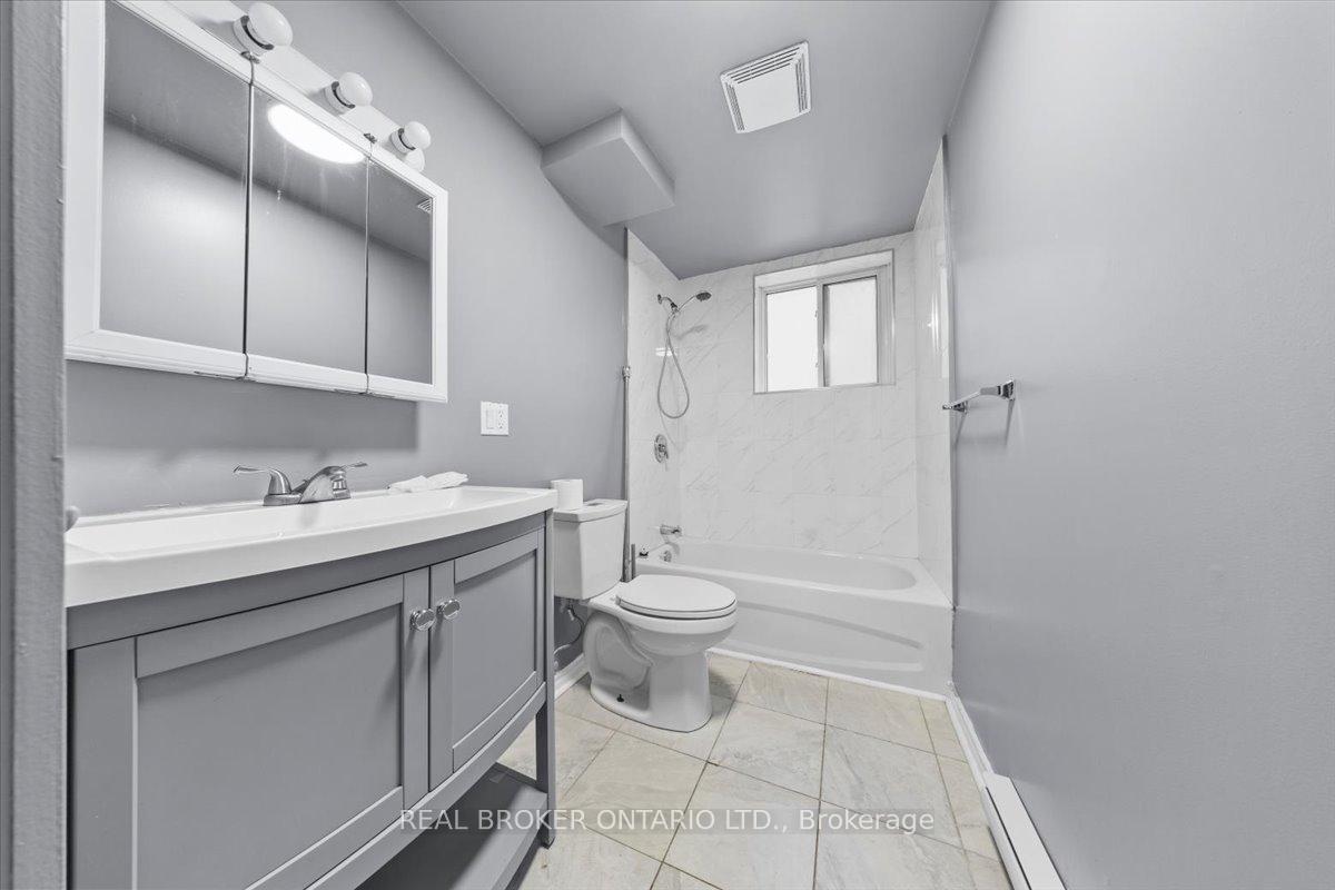 Photo 9 of 161 Guigues Avenue, Ottawa, Lower Town/Byward Market — HOMEH