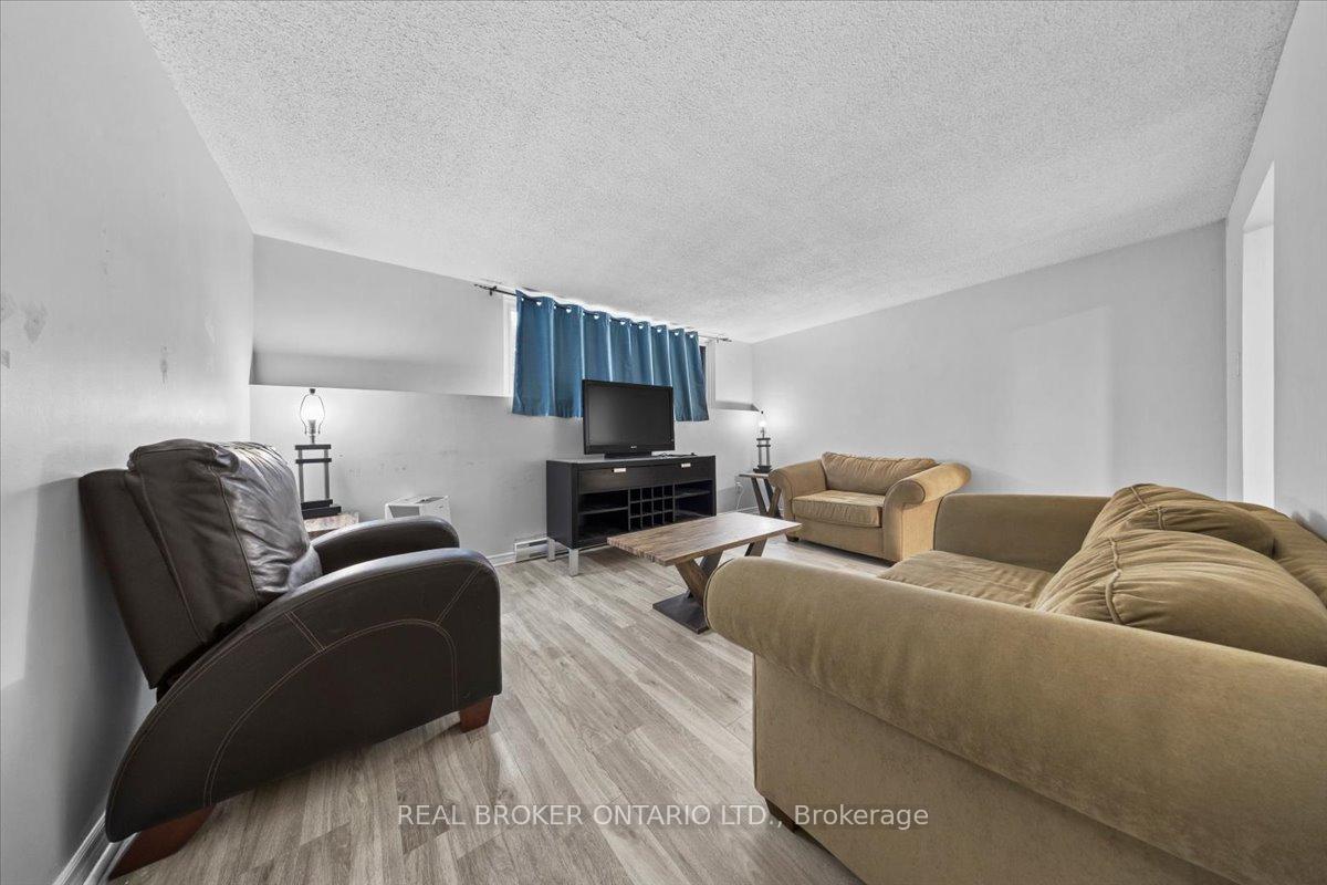 Photo 15 of 161 Guigues Avenue, Ottawa, Lower Town/Byward Market — HOMEH