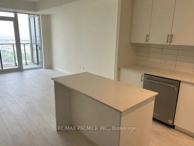 Photo 7 of Unit 812, 9000 Jane Street, Vaughan, Concord — HOMEH