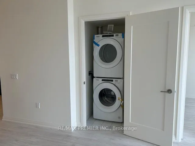 Photo 11 of Unit 812, 9000 Jane Street, Vaughan, Concord — HOMEH