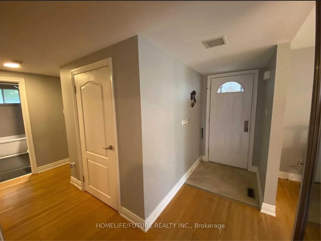 Photo 6 of 13 Bromley Crescent, Brampton, Avondale — HOMEH