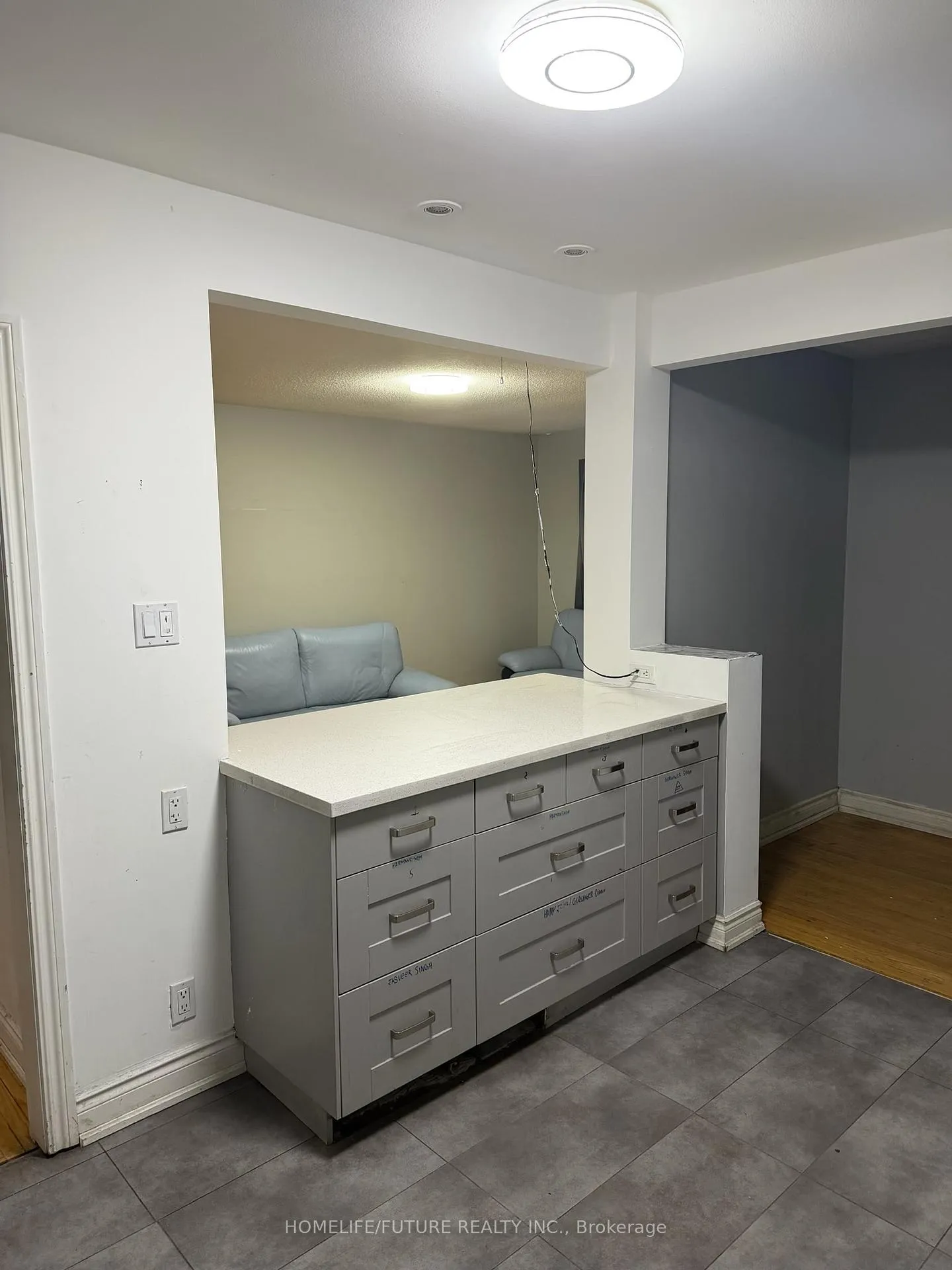 Photo 10 of 13 Bromley Crescent, Brampton, Avondale — HOMEH