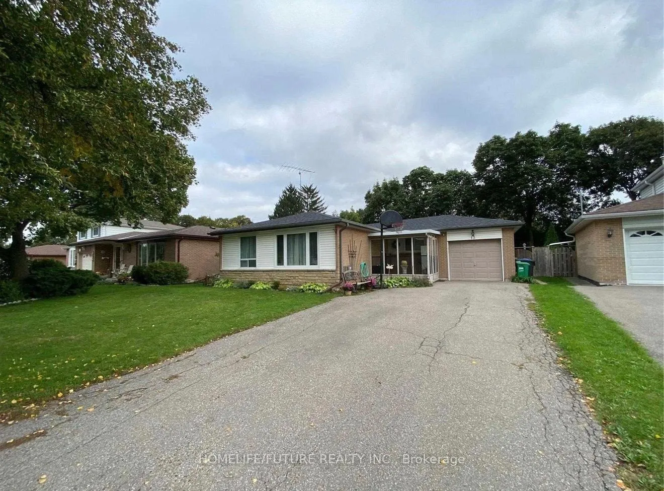 Photo 16 of 13 Bromley Crescent, Brampton, Avondale — HOMEH