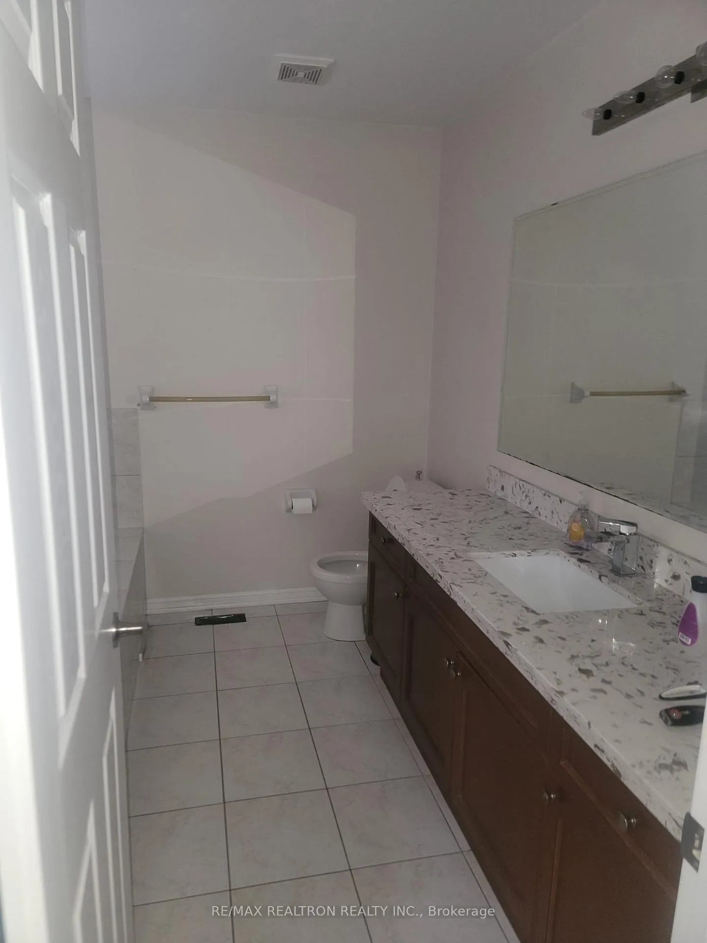 Photo 14 of Unit Main & 2nd, 13 Dulverton Drive, Brampton, Northwest Brampton — HOMEH
