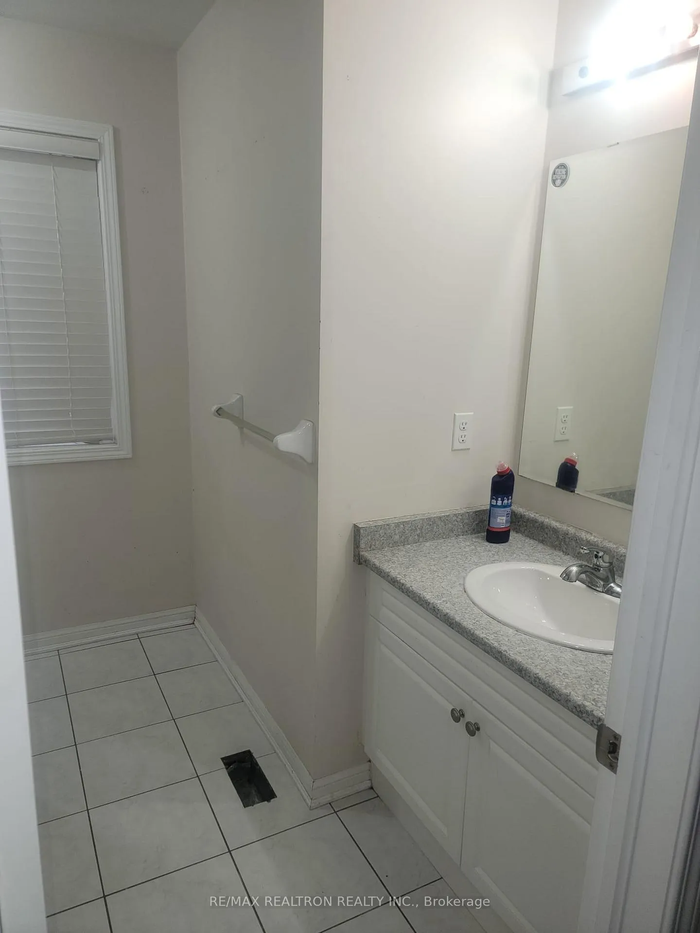 Photo 15 of Unit Main & 2nd, 13 Dulverton Drive, Brampton, Northwest Brampton — HOMEH