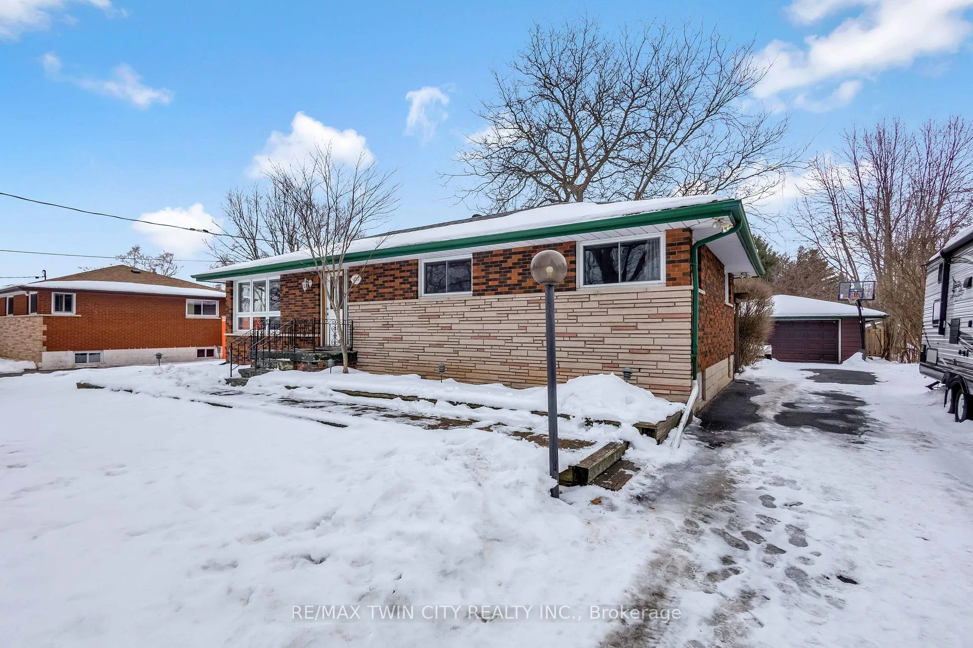 Photo 1 of 453 Glancaster Road, Hamilton, Airport Employment Area — HOMEH