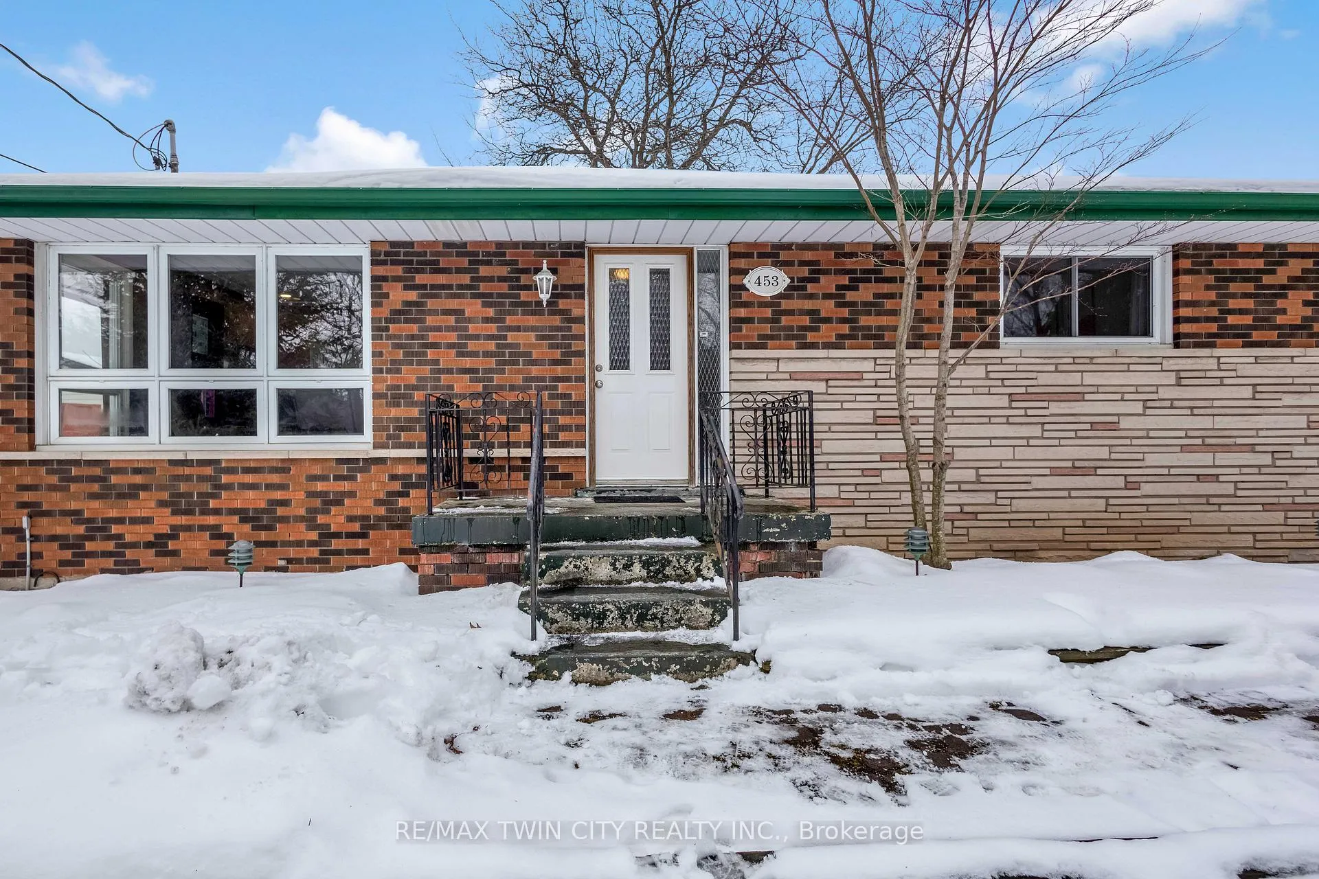 Photo 4 of 453 Glancaster Road, Hamilton, Airport Employment Area — HOMEH
