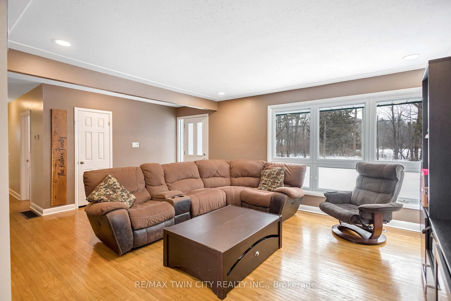 Photo 7 of 453 Glancaster Road, Hamilton, Airport Employment Area — HOMEH