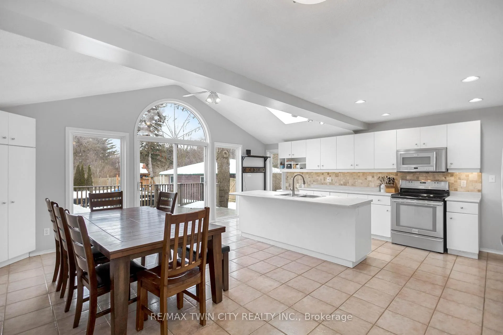Photo 9 of 453 Glancaster Road, Hamilton, Airport Employment Area — HOMEH
