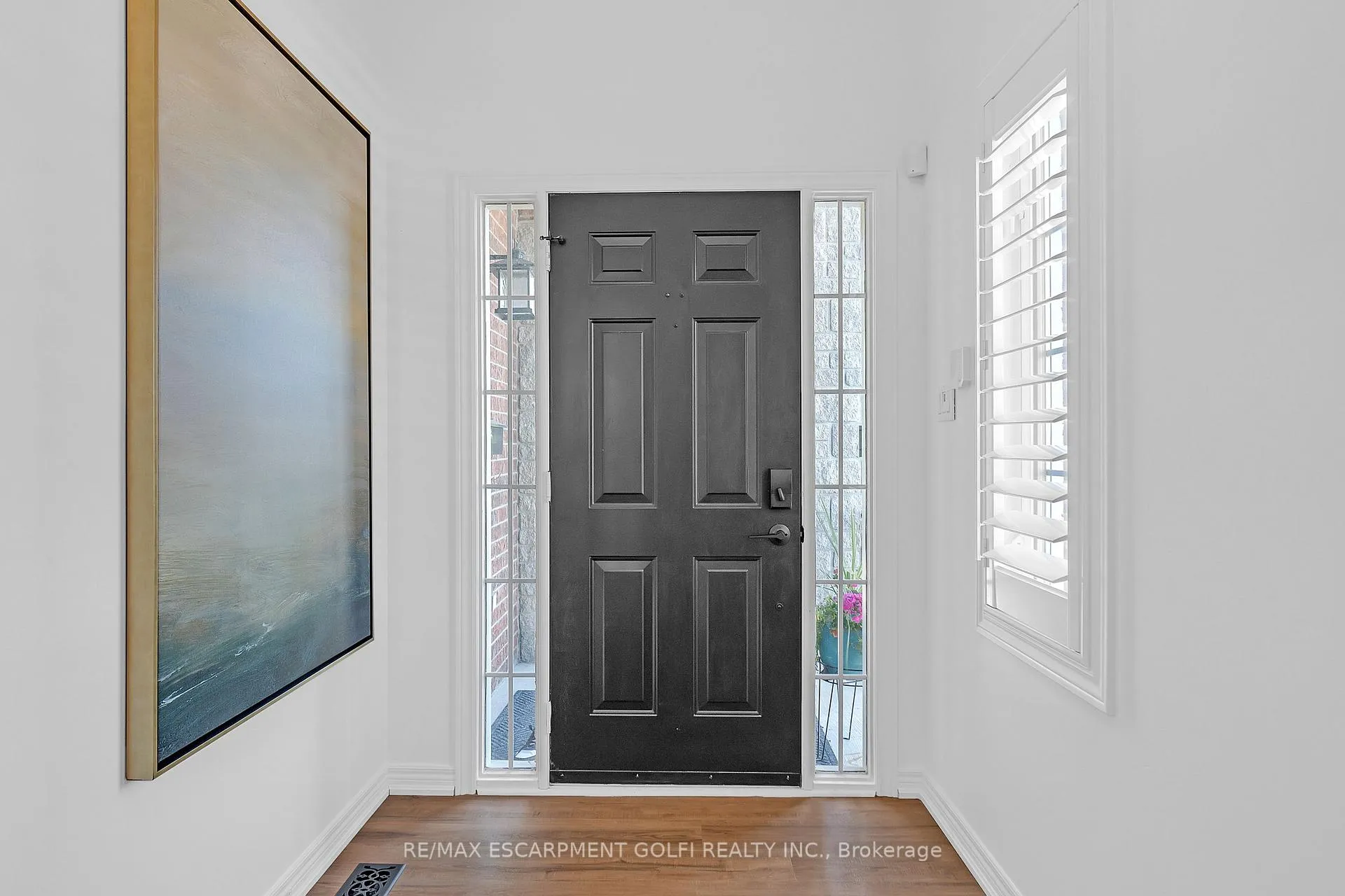 Photo 3 of Unit 3, 97 Sunvale Place, Hamilton, Lakeshore — HOMEH