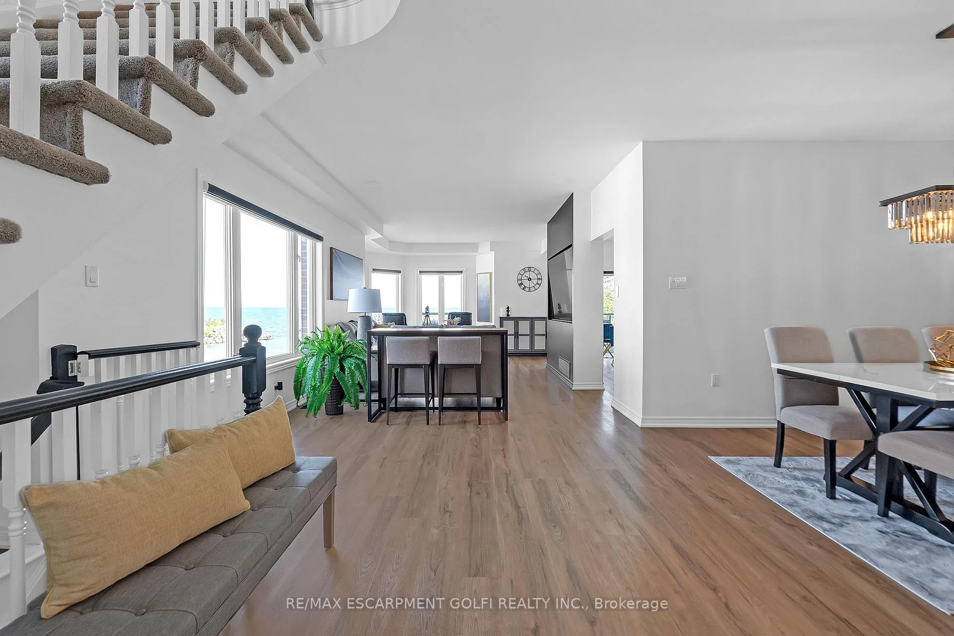 Photo 5 of Unit 3, 97 Sunvale Place, Hamilton, Lakeshore — HOMEH