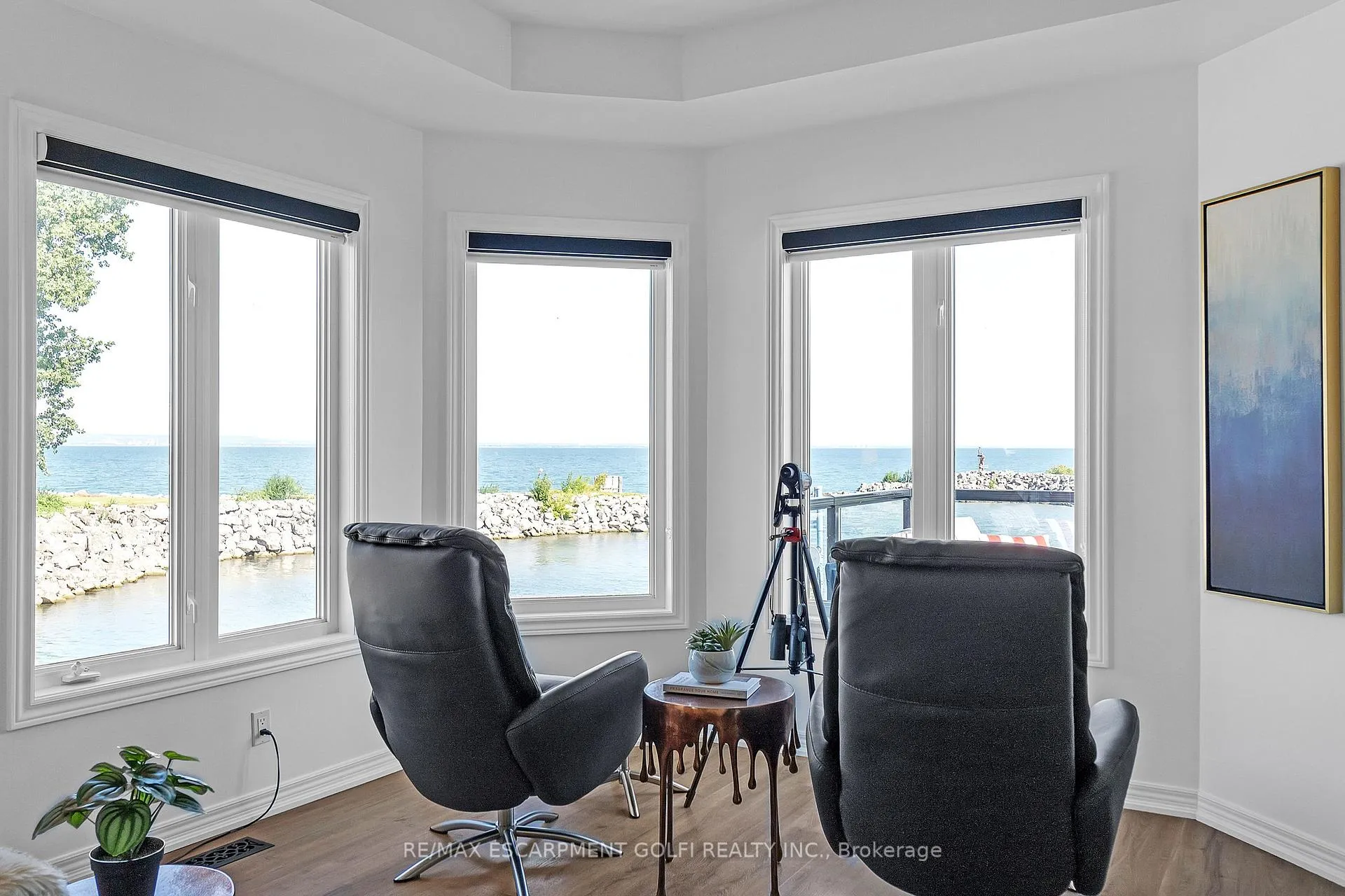 Photo 8 of Unit 3, 97 Sunvale Place, Hamilton, Lakeshore — HOMEH