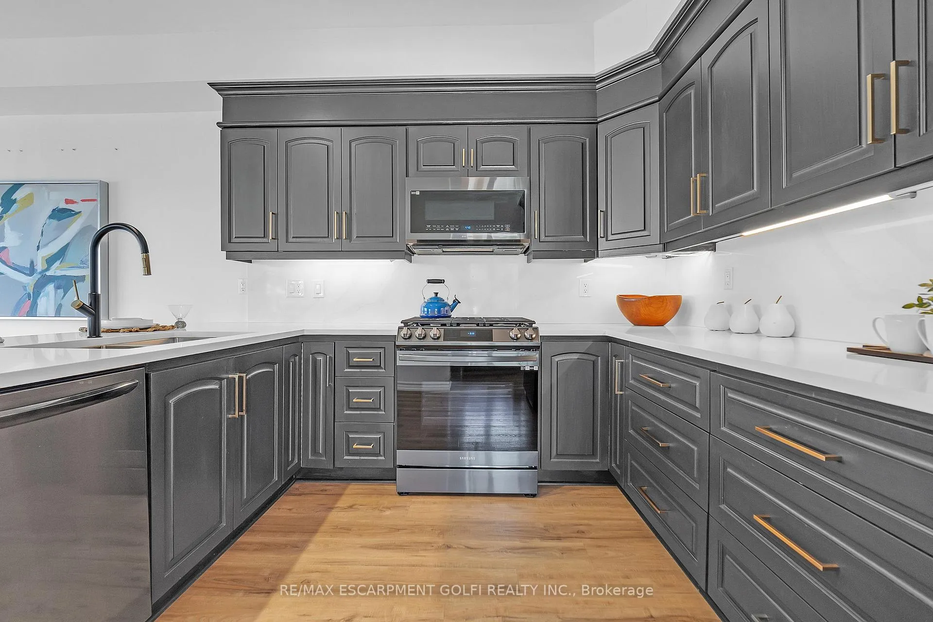 Photo 12 of Unit 3, 97 Sunvale Place, Hamilton, Lakeshore — HOMEH