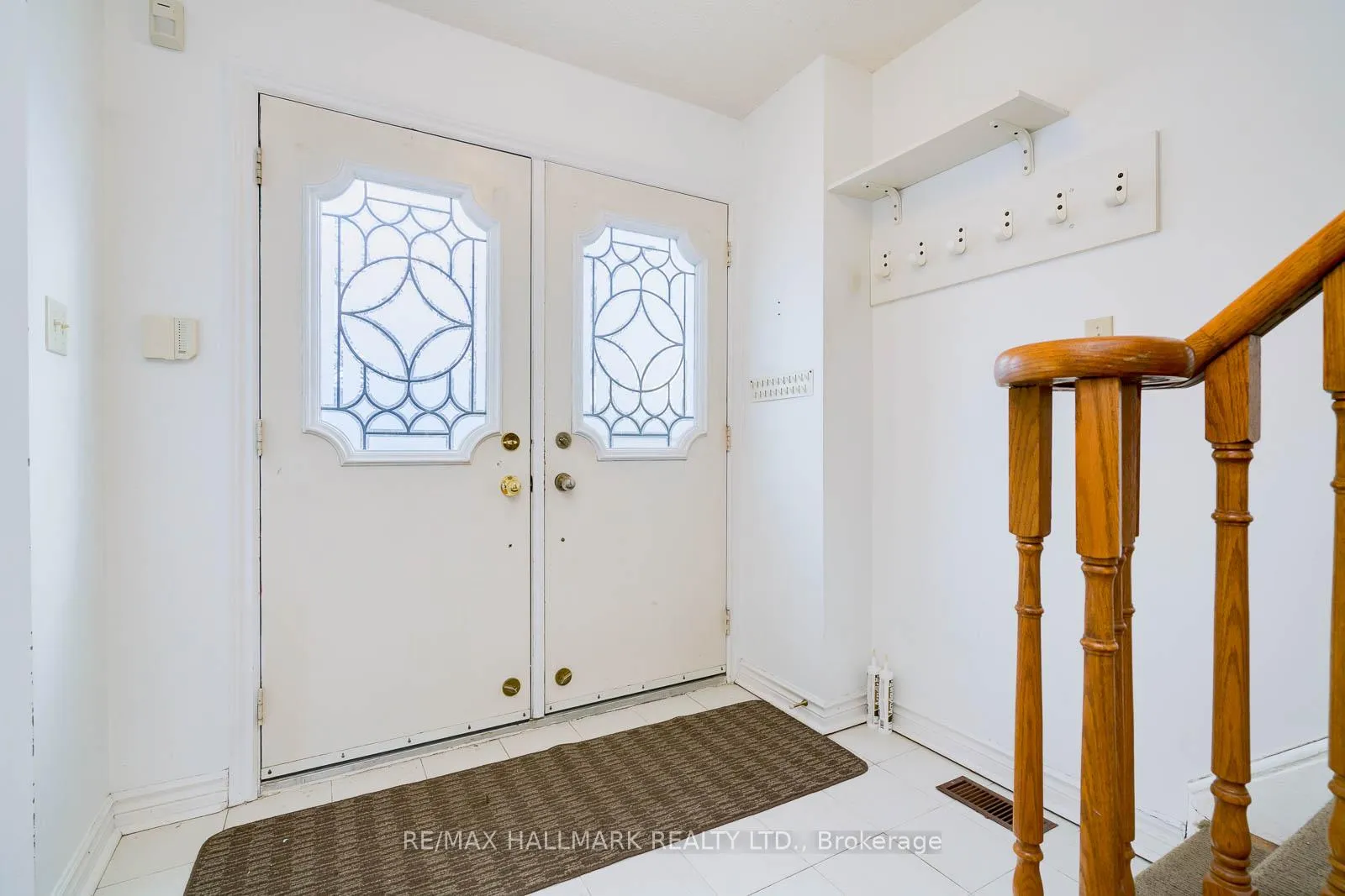 Photo 3 of 26 Hazel Avenue, Toronto, The Beaches — HOMEH