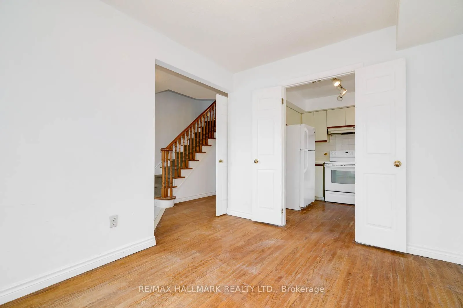 Photo 7 of 26 Hazel Avenue, Toronto, The Beaches — HOMEH