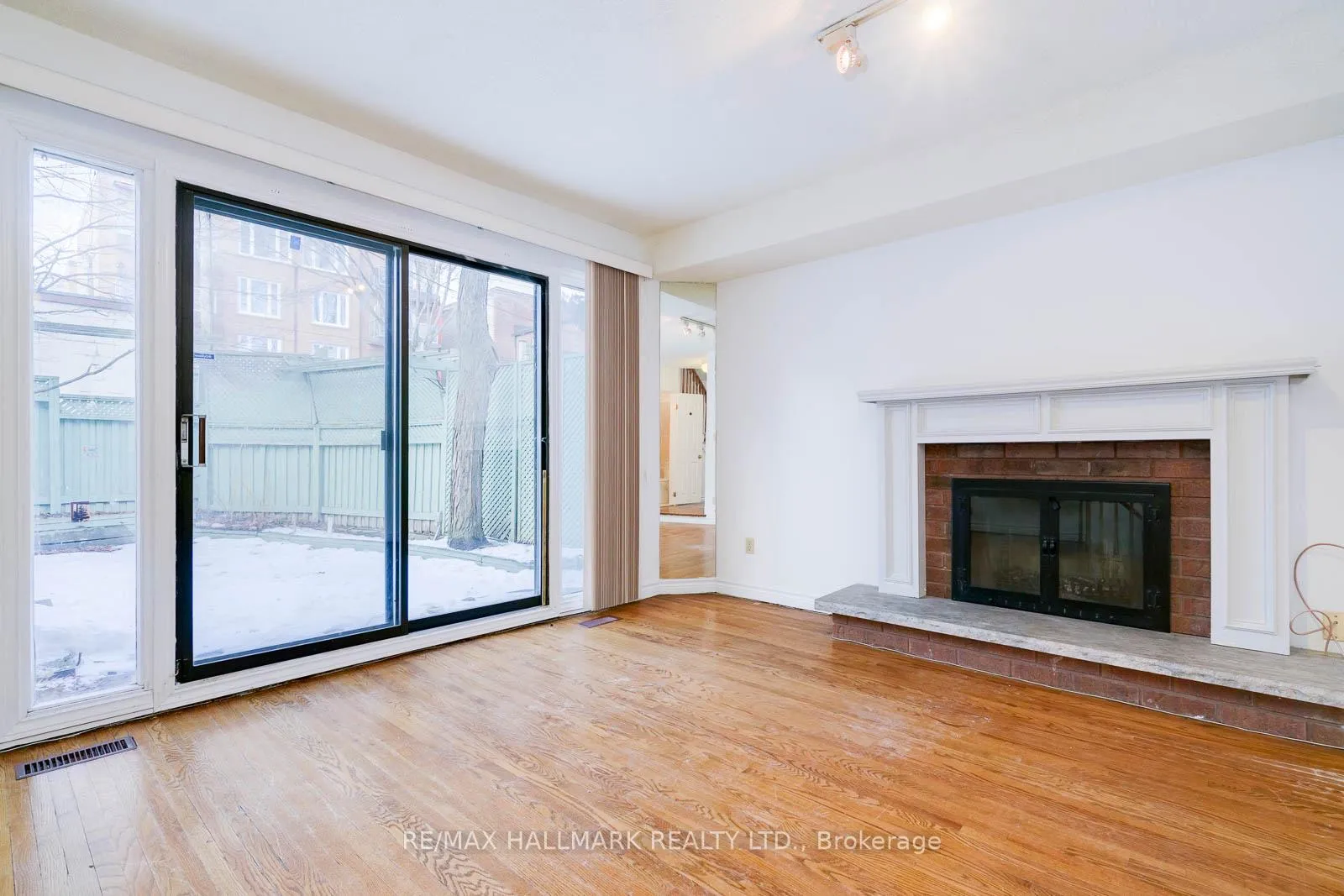 Photo 11 of 26 Hazel Avenue, Toronto, The Beaches — HOMEH