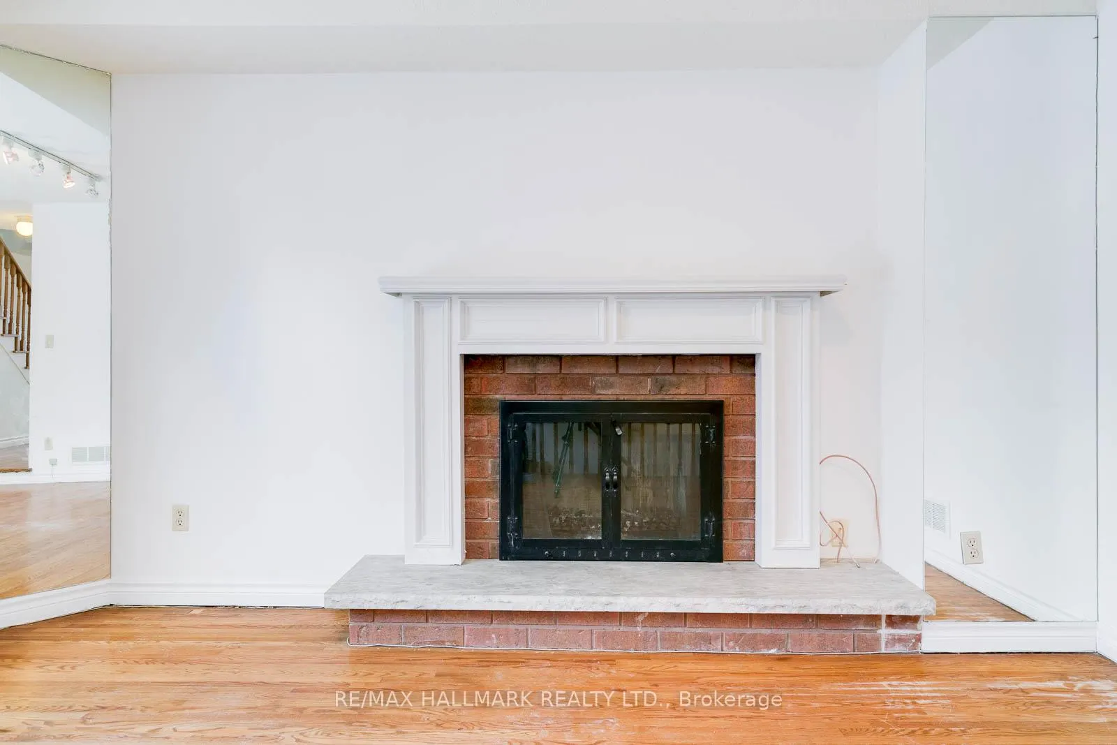 Photo 12 of 26 Hazel Avenue, Toronto, The Beaches — HOMEH