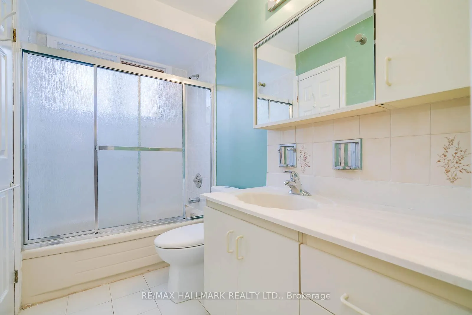 Photo 19 of 26 Hazel Avenue, Toronto, The Beaches — HOMEH