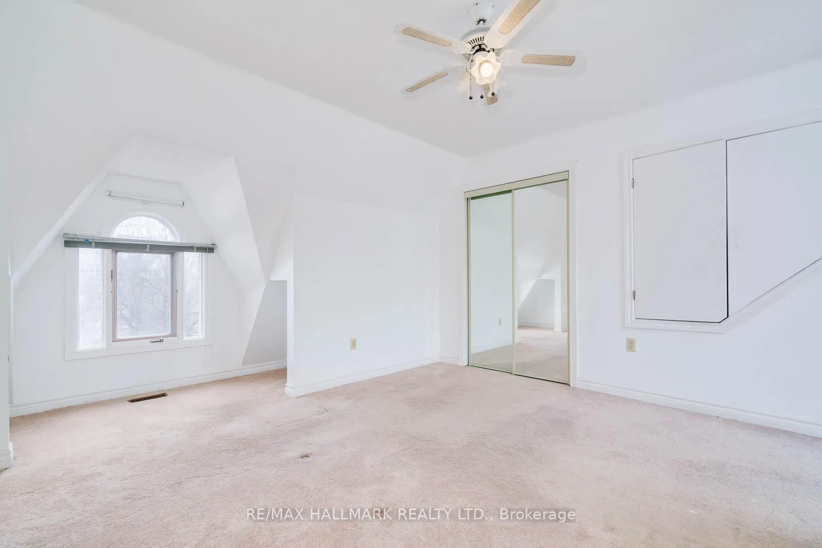 Photo 21 of 26 Hazel Avenue, Toronto, The Beaches — HOMEH